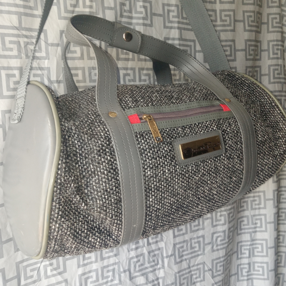 Oscar de la Renta Black and Gray Travel Bag